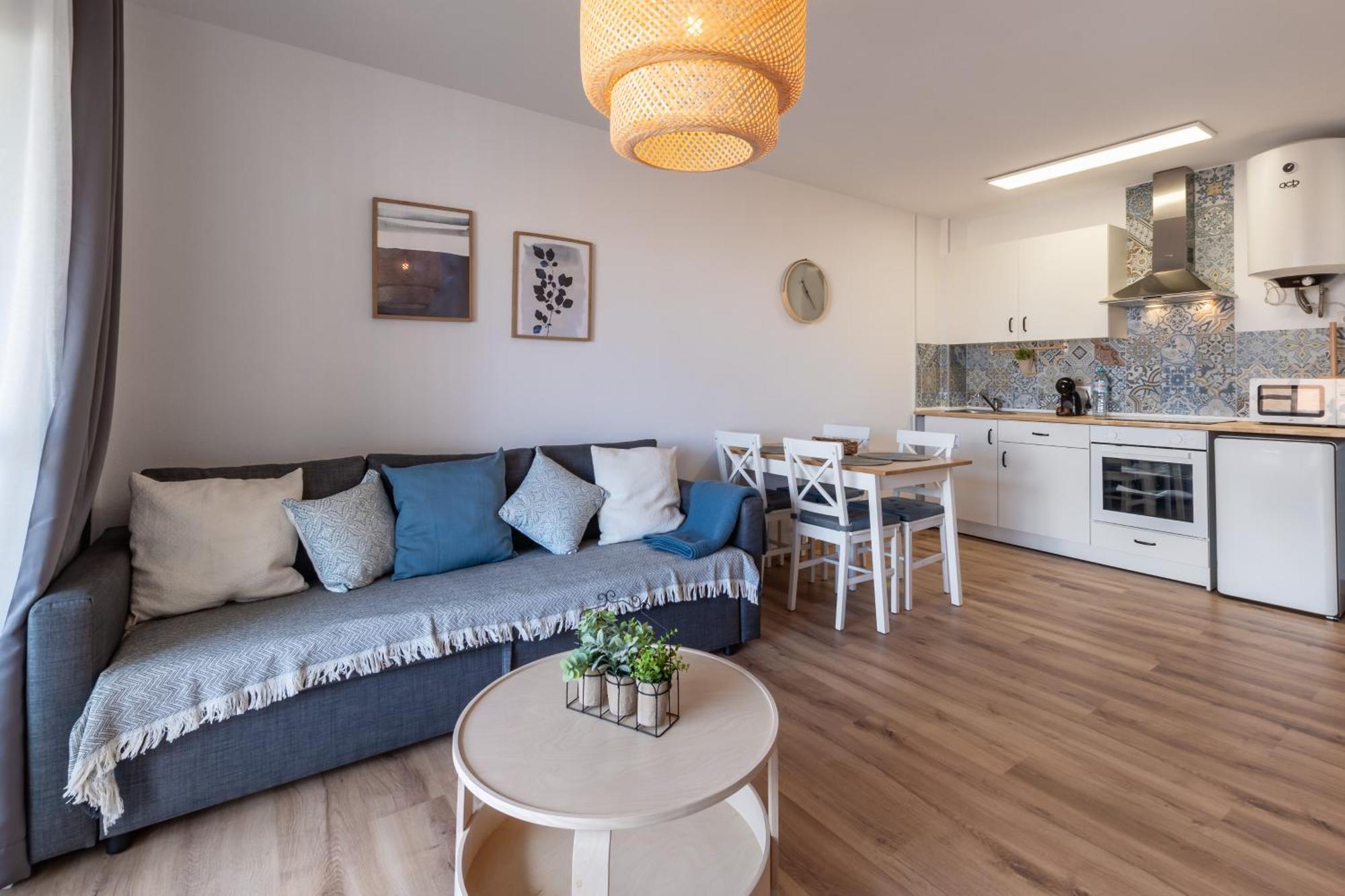 Renovated Apartment On Beachside With Pool Nerja Habitación foto